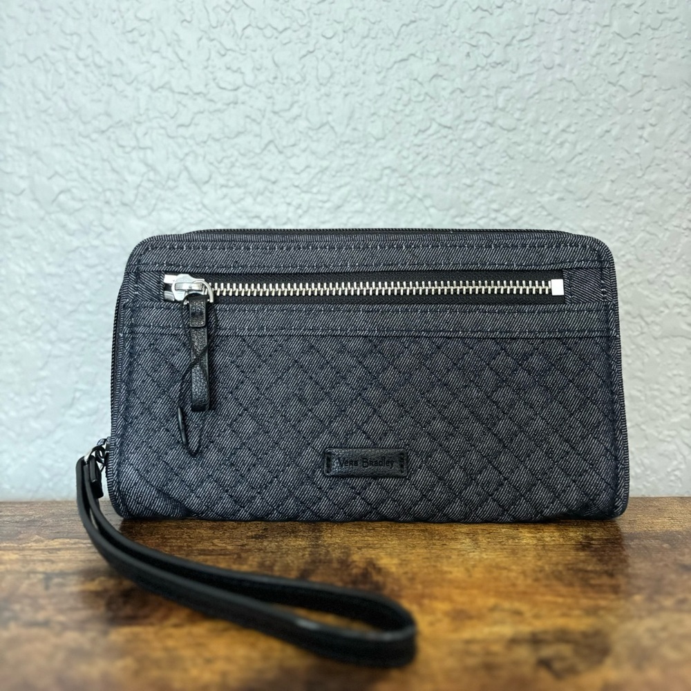 NEW Vera Bradley Iconic RFID Large Zip Wristlet Quilted Wallet black denim pink